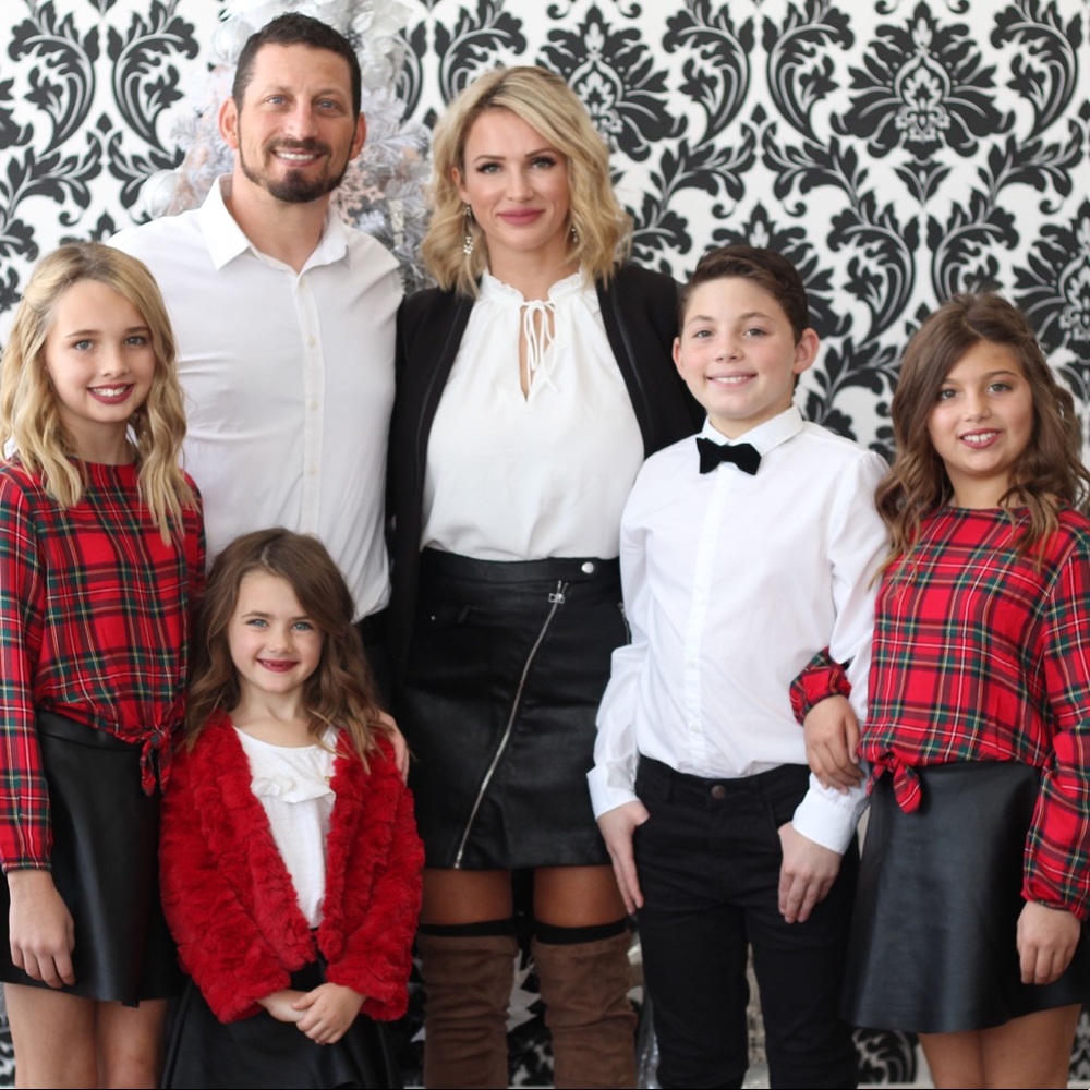 Meet your Posher, Ash 💋💚💰🙋🏼‍♀️